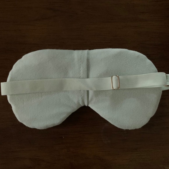 Ajustable sleepmask😴 - Picture 2 of 2